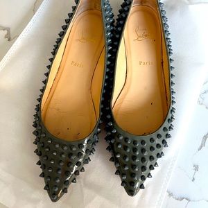CHRISTIAN LOUBOUTIN GREY STUDDED FLATS SIZE 42